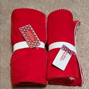 NWT OLD NAVY Red Fleece Blanket Set